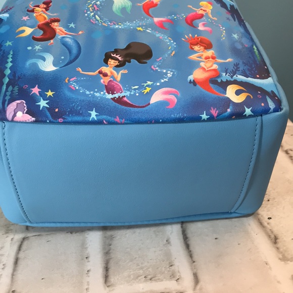 Little Mermaid Loungefly bag NEW - Picture 5 of 8